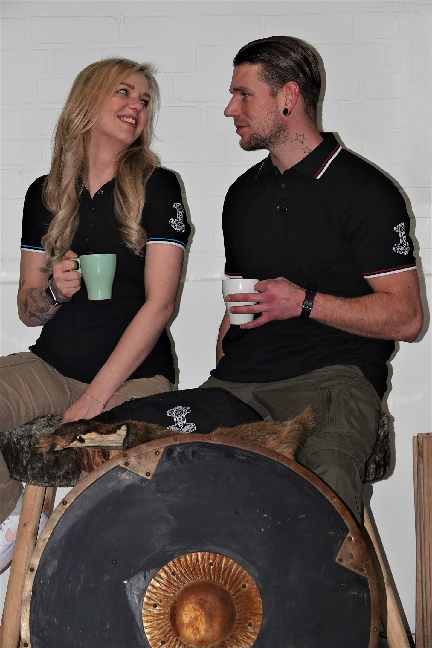 Polo Shirt mit Mjölnir Stickerei