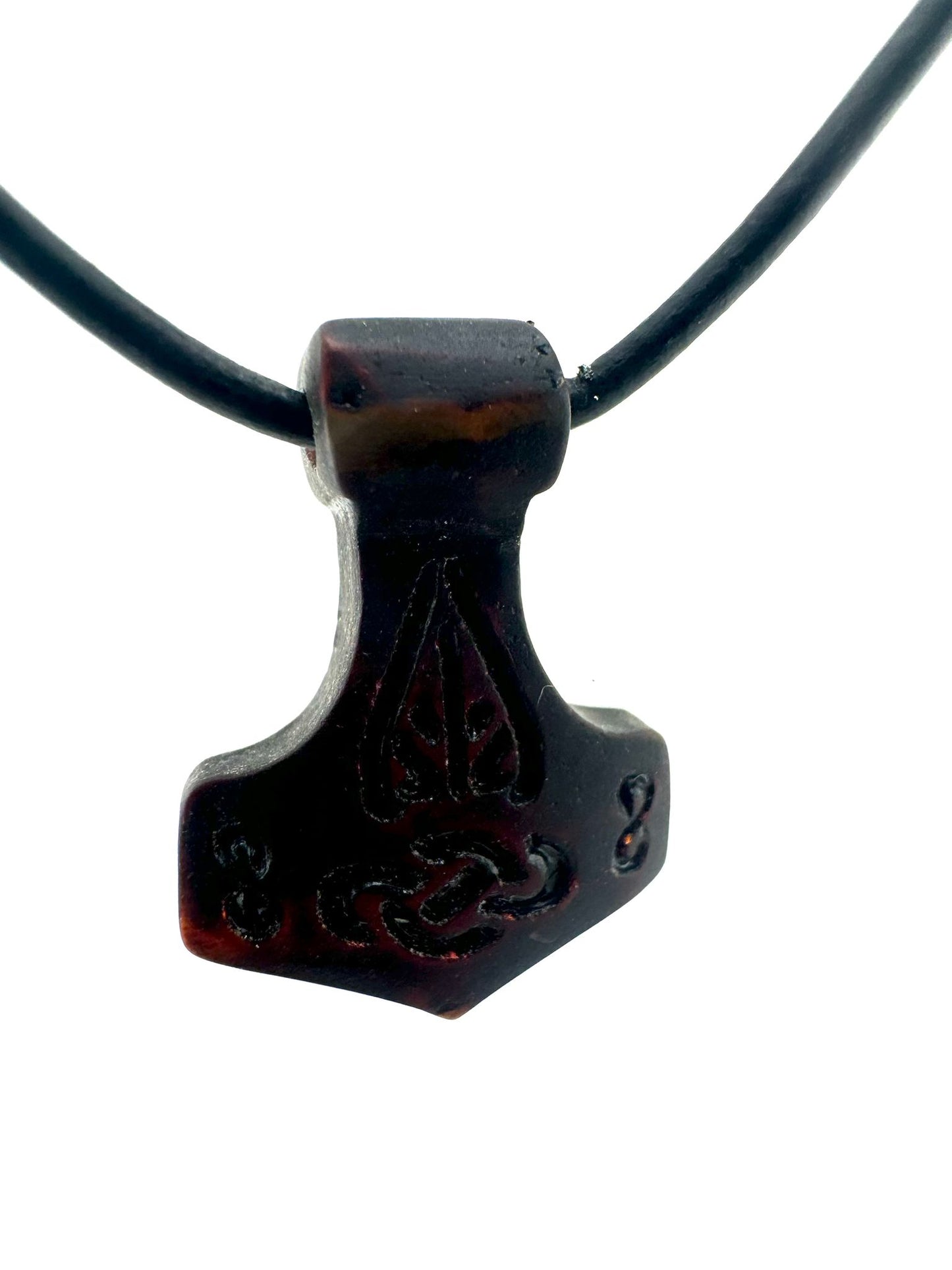 Thors hammer lavet af sort rav