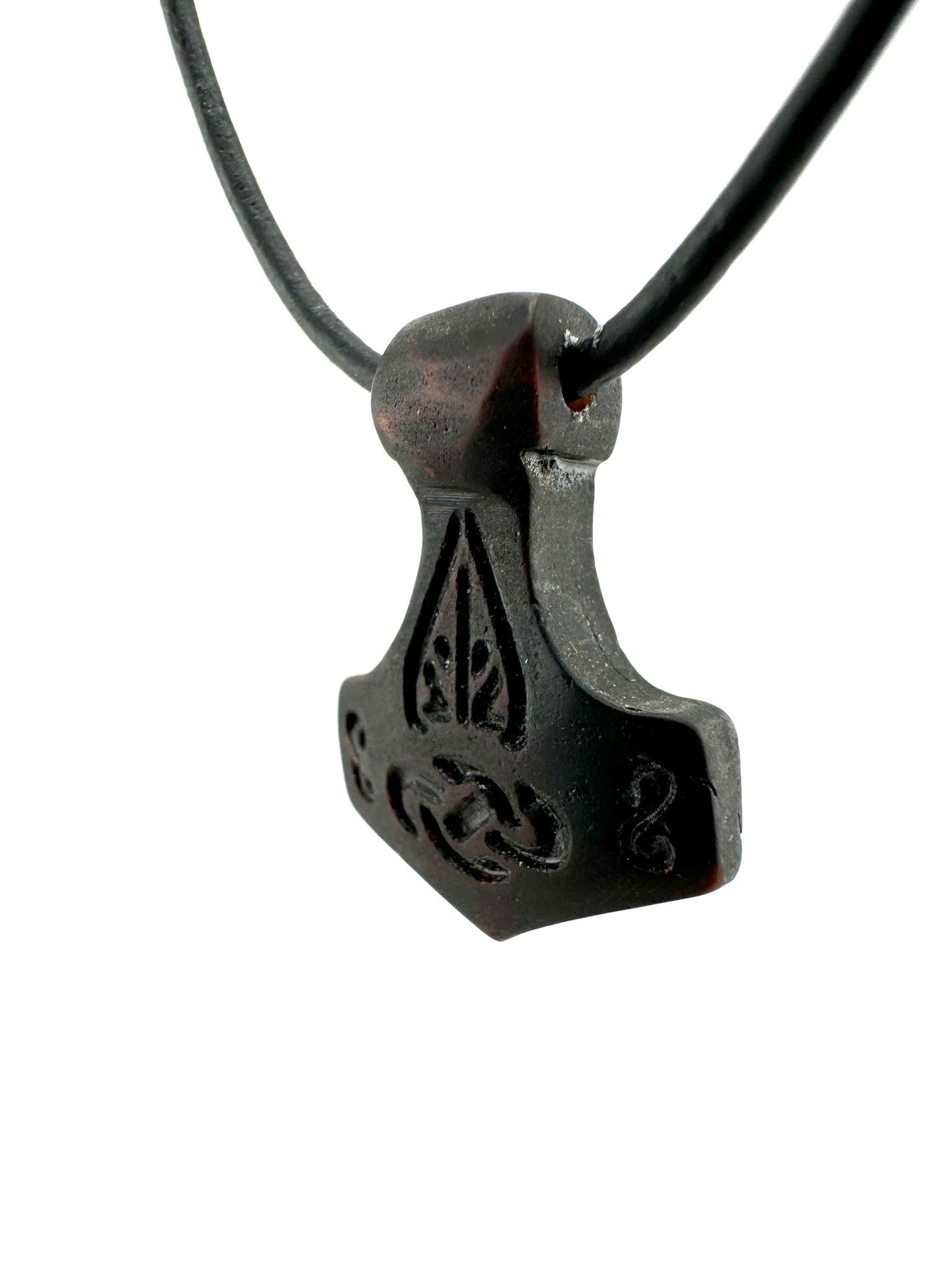 Thors hammer lavet af sort rav