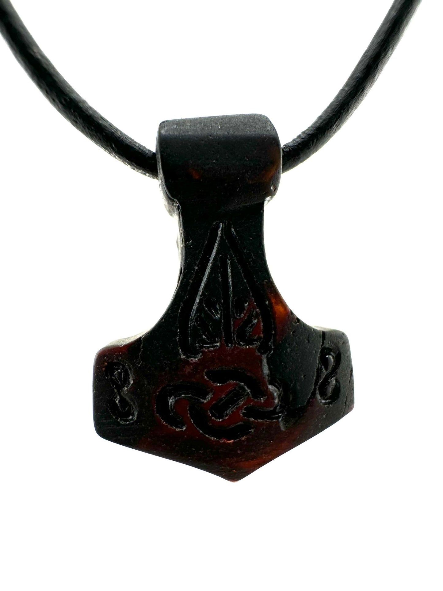 Thors hammer lavet af sort rav