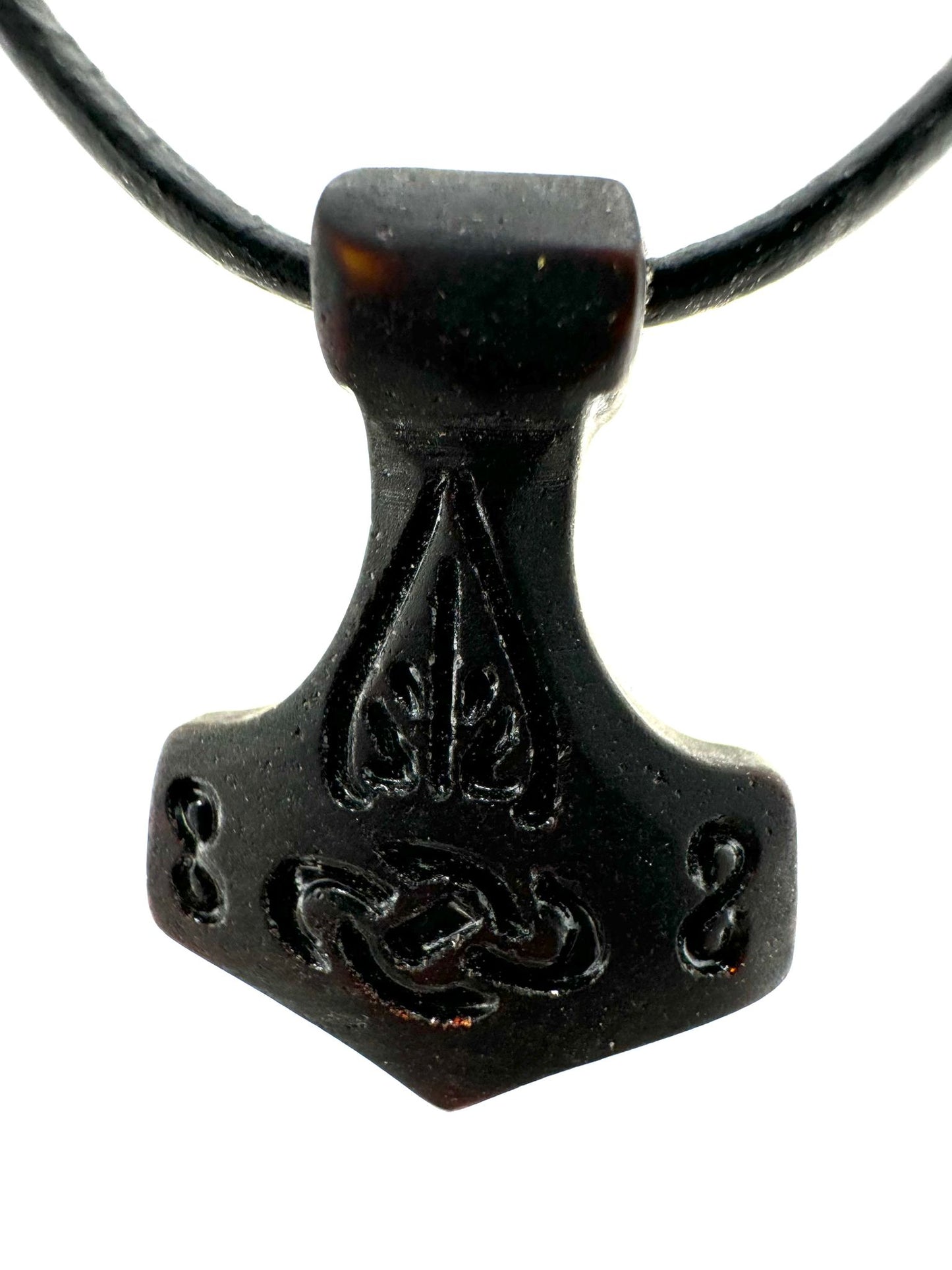 Thors hammer lavet af sort rav