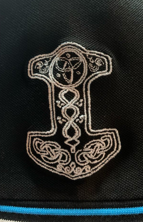 Polo Shirt mit Mjölnir Stickerei