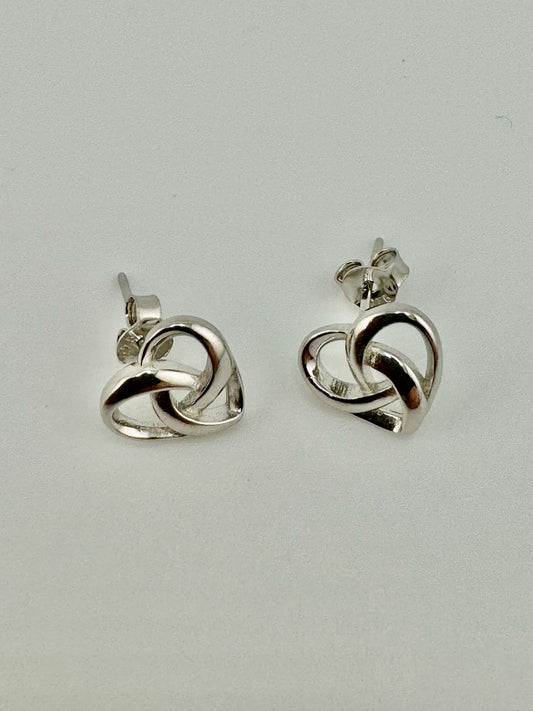 Stud earrings heart