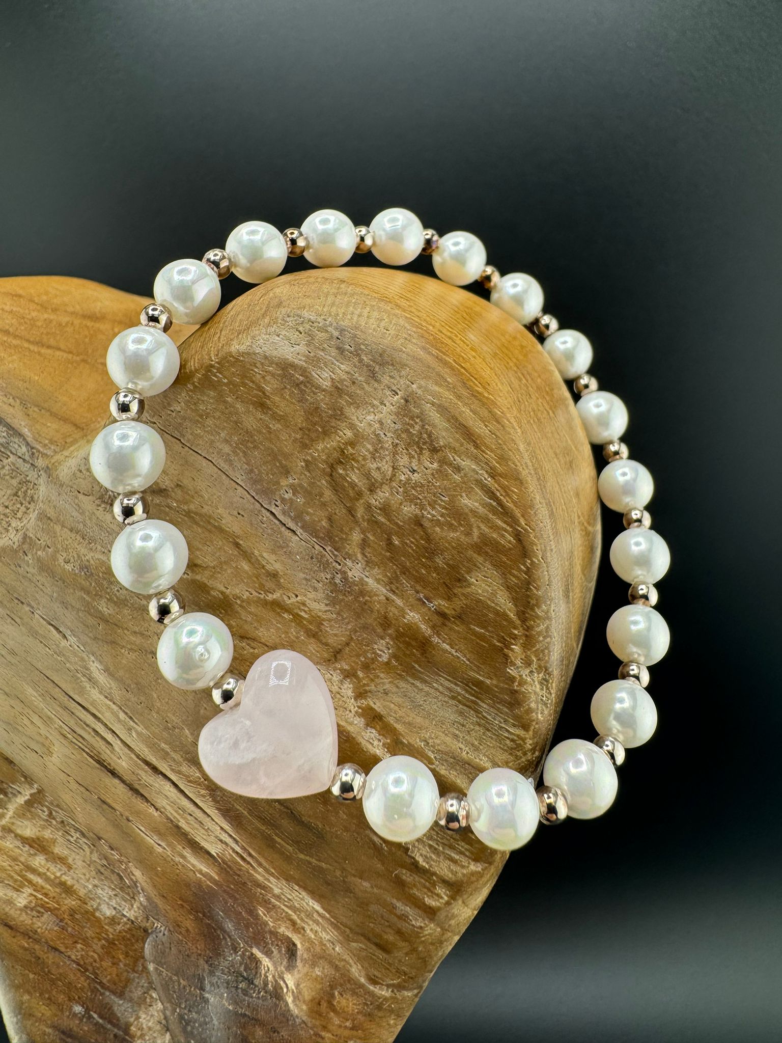 Perlenarmband mit Rosenquarz Herz